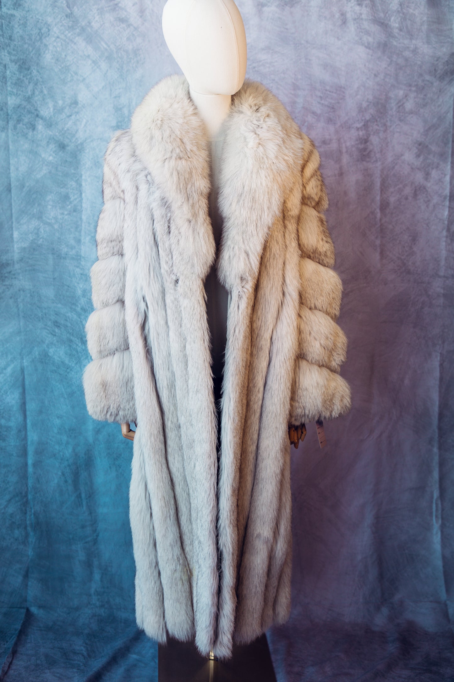 Vintage Fur Fox  Crystal Grey  Full-Bellies  Medium/ Large    Full Length FCO10