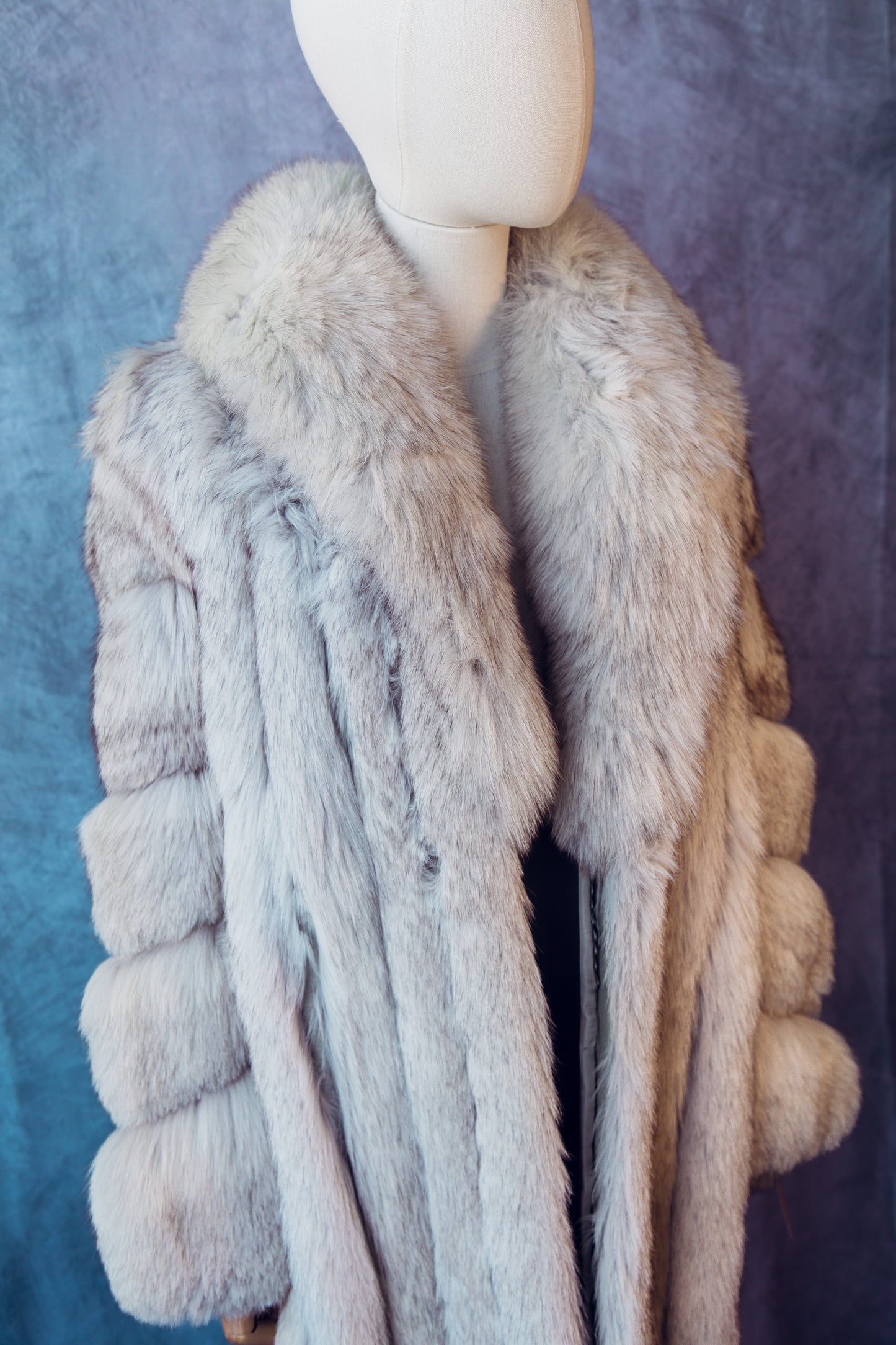 Vintage Fur Fox  Crystal Grey  Full-Bellies  Medium/ Large    Full Length FCO10