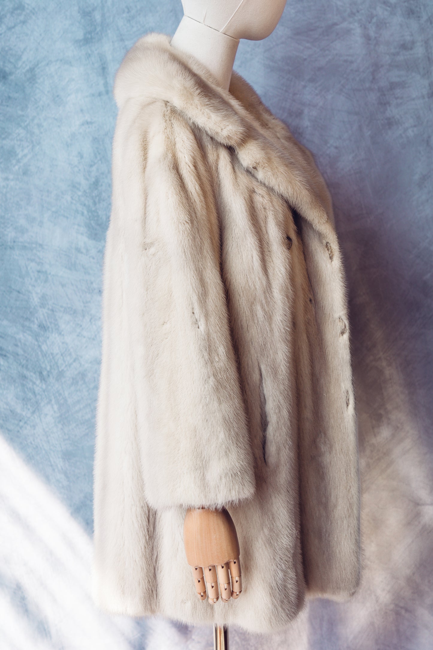Vintage Fur Mink Honey Blonde Mid-Length Medium/Large - FC069